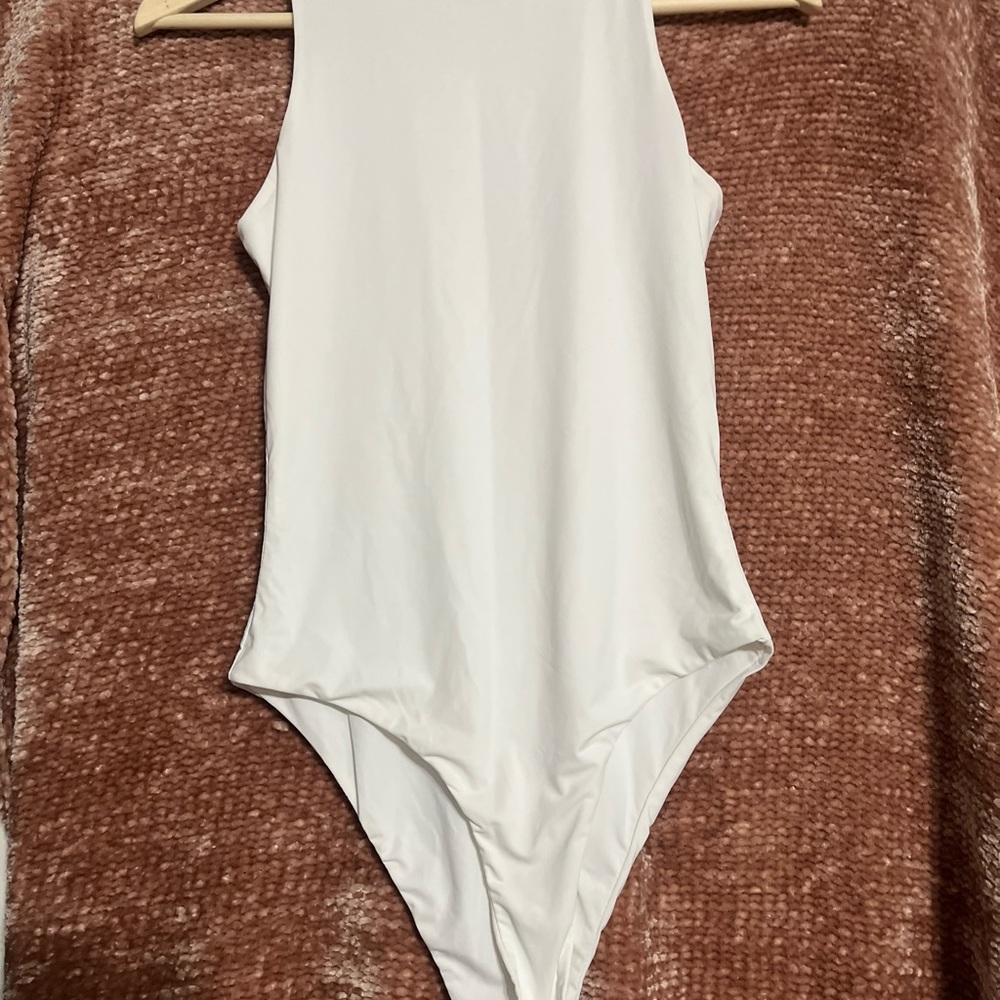 SHEIN White Bodysuit XS – Fitted One-Piece Top | Stretchy Layering Essential
